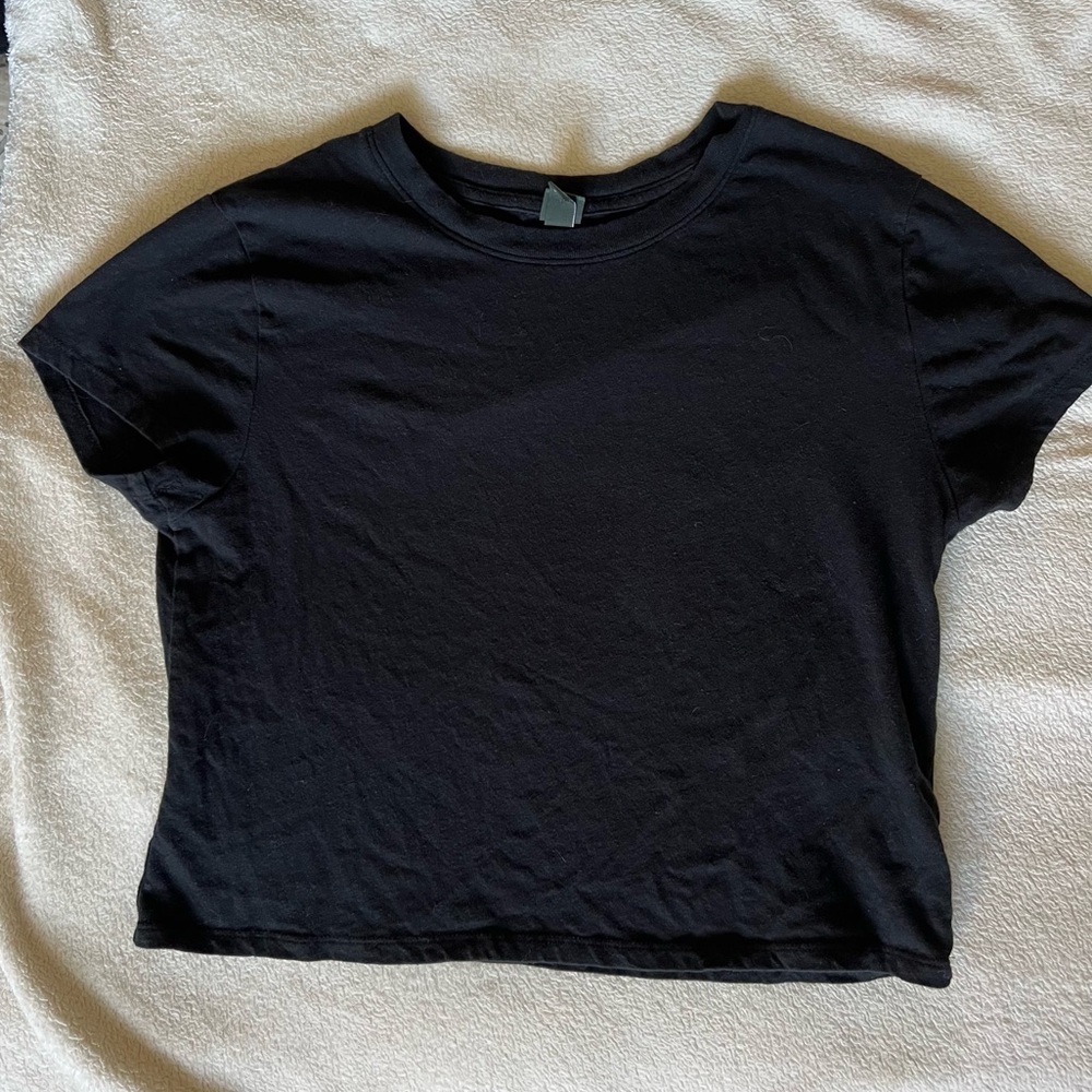 Wild fable black cropped tee short sleeve loose fitting size medium